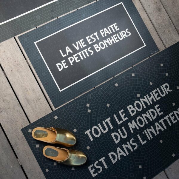 Tapis couloir rectangulaire personnalisé Tout le bonheur du monde est dans l'inattendu - 66x132 cm - Vinyle - Pôdevache