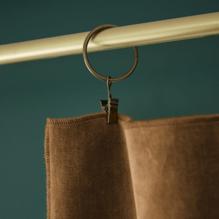 Rideau ajustable velours de coton CESAR 140 x 270 cm + 8 anneaux pince - L'effet papillon - camel – Image 3