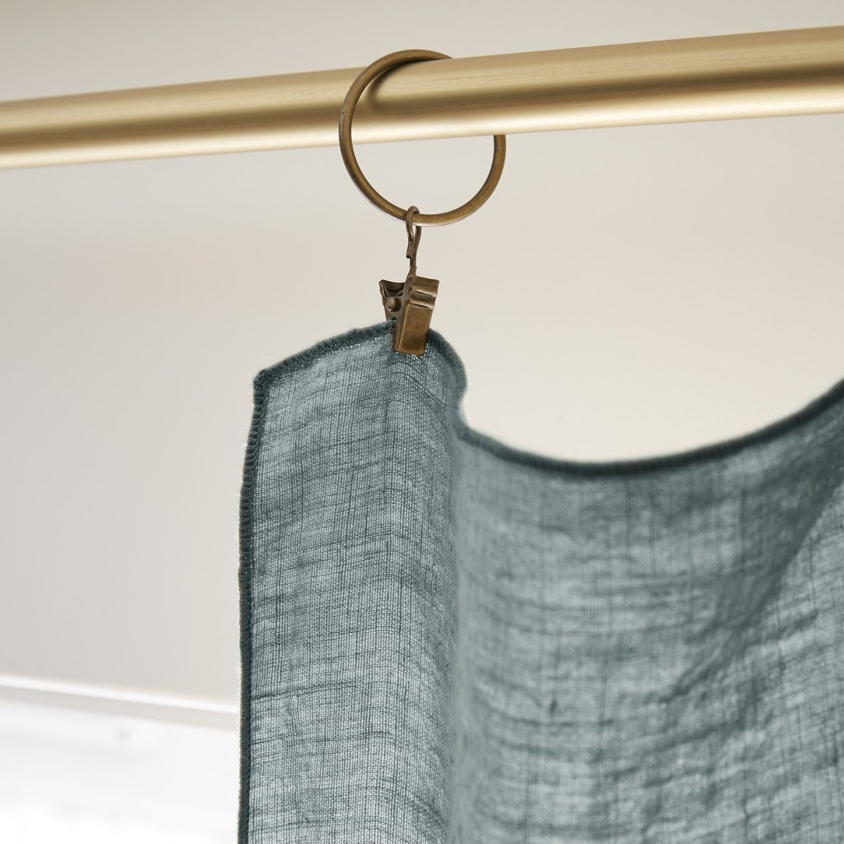 Rideau ajustable lin lavé SOLINE 140 x 270 cm SOLINE avec 8 anneaux pince - L'effet papillon - ardoise – Image 4