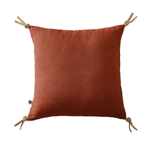 Coussin déhoussable lin lavé 45 x 45 cm SOLINE avec pompons nouettes en jute - L'effet papillon - paprika