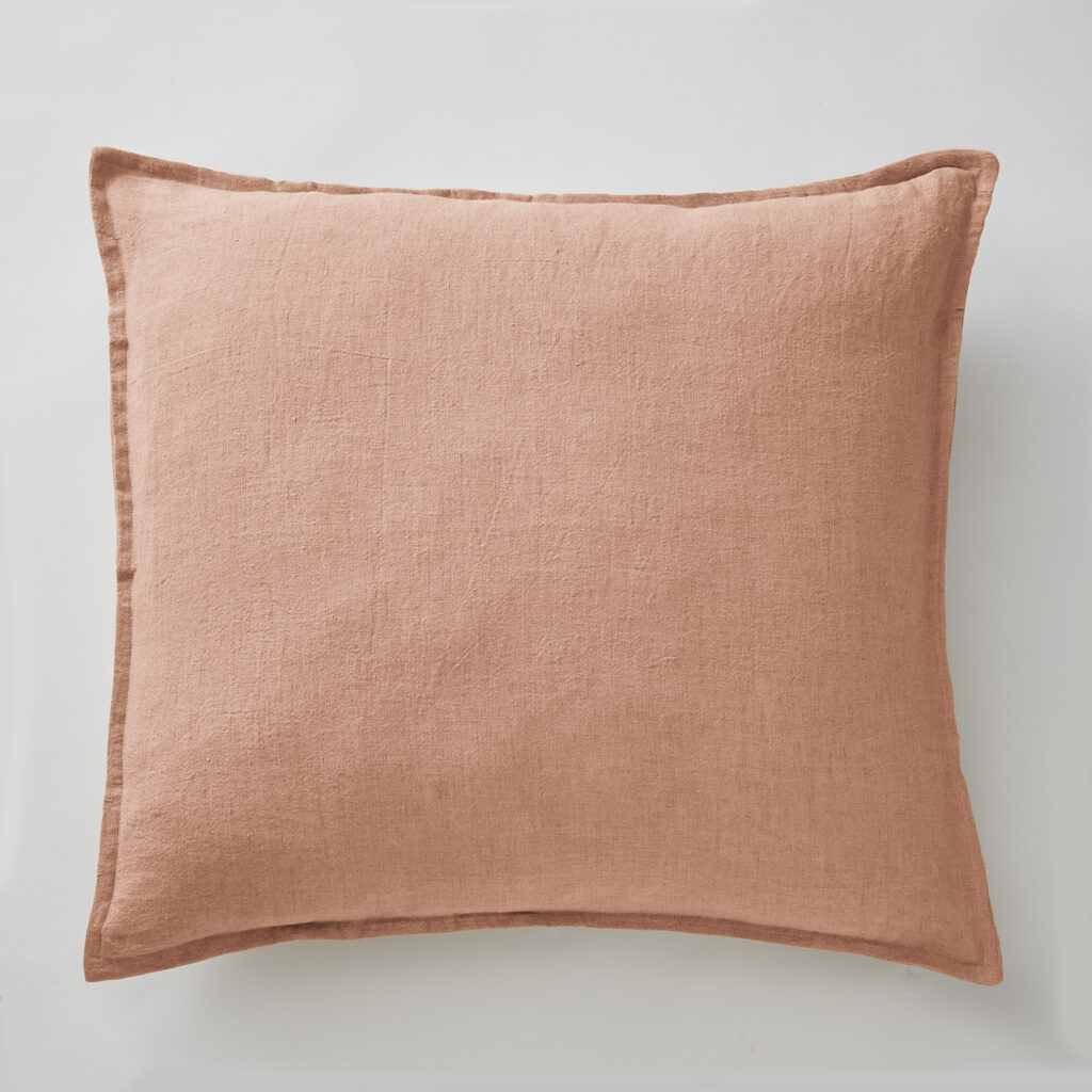 Taie d'oreiller 60 x 60 cm en lin lavé SOLINE - L'effet papillon - vieux rose