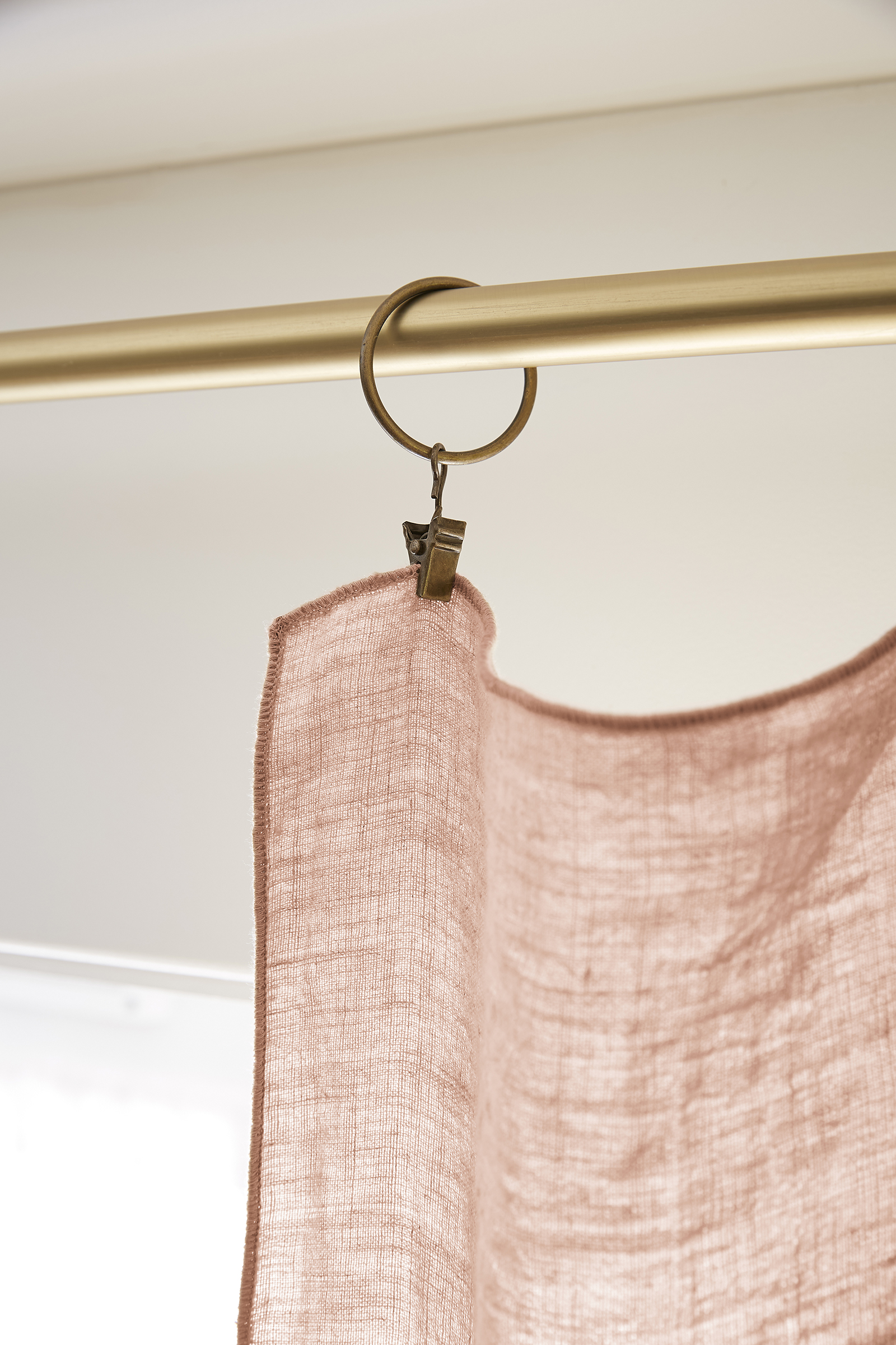 Rideau ajustable lin lavé SOLINE 140 x 270 cm SOLINE avec 8 anneaux pince - L'effet papillon - vieux rose – Image 4