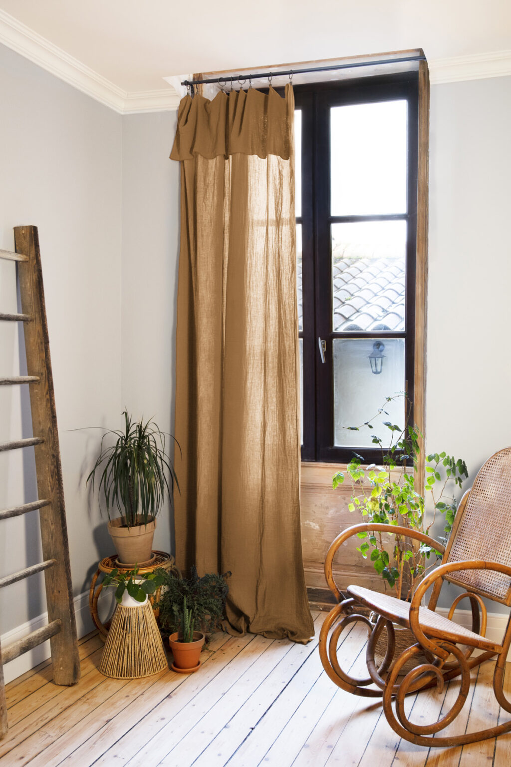 Rideau ajustable + 8 anneaux pince 140x300 cm en gaze de coton unie GAÏA - L'effet papillon - camel