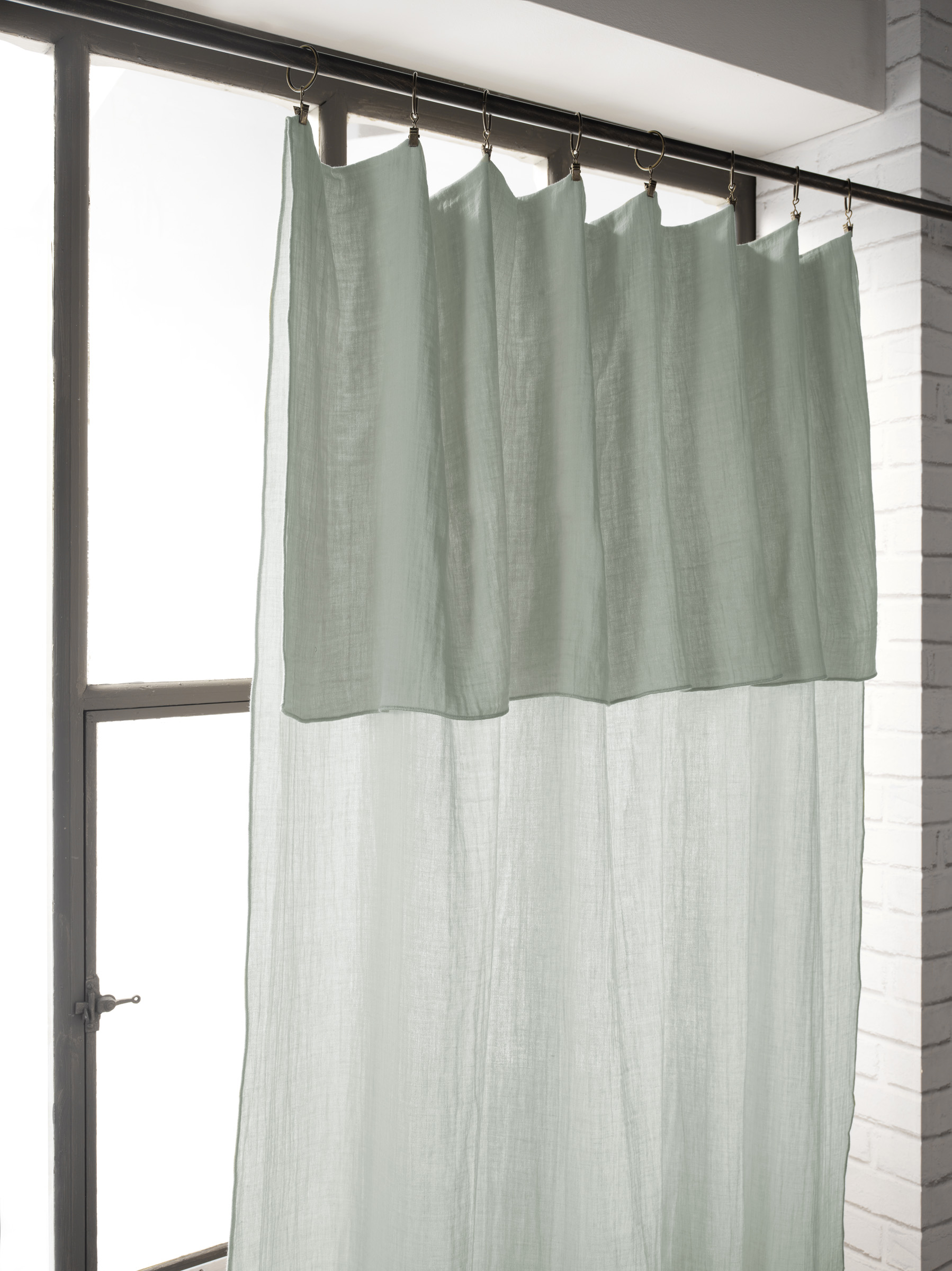 Rideau ajustable + 8 anneaux pince 140x300 cm en gaze de coton unie GAÏA - L'effet papillon - eucalyptus