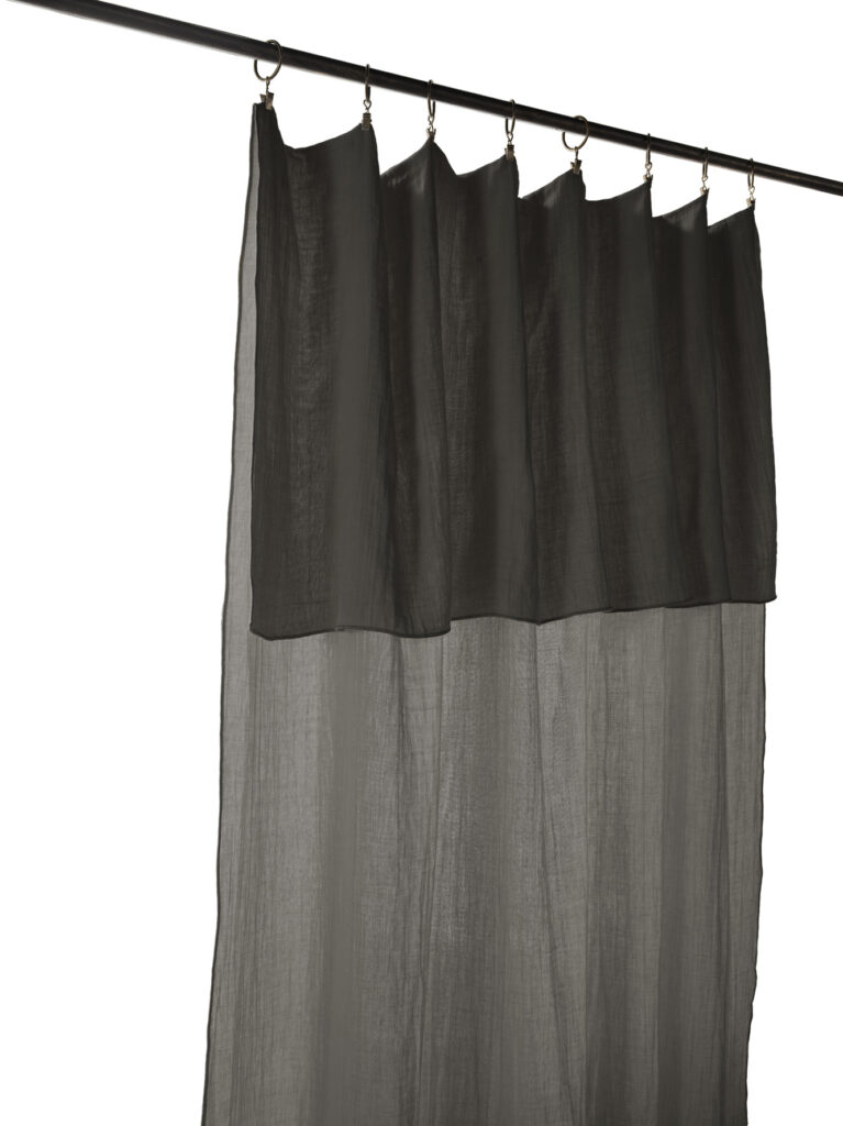 Rideau ajustable + 8 anneaux pince 140x300 cm en gaze de coton unie GAÏA - L'effet papillon - granit – Image 3