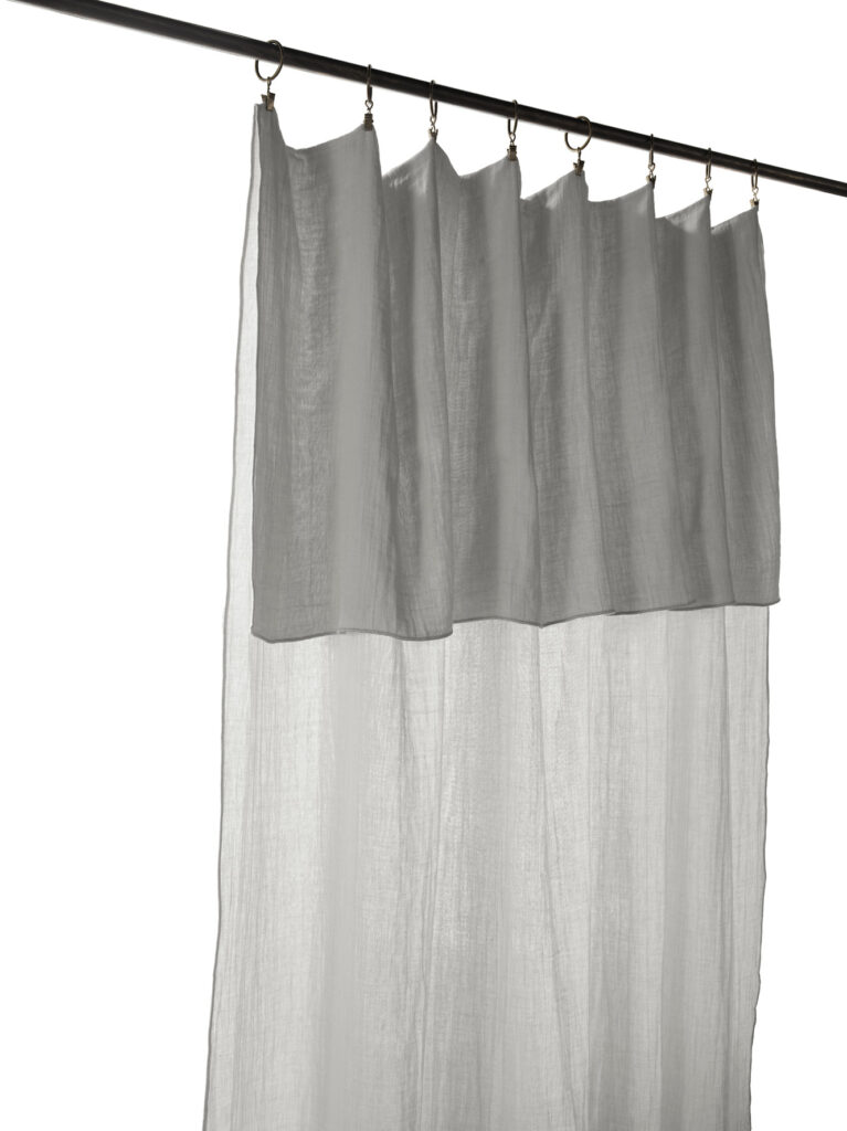 Rideau ajustable + 8 anneaux pince 140x300 cm en gaze de coton unie GAÏA - L'effet papillon - nuage – Image 3