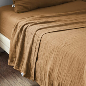 Drap plat 270 x 300 cm en gaze de coton unie GAÏA - L'effet papillon - camel