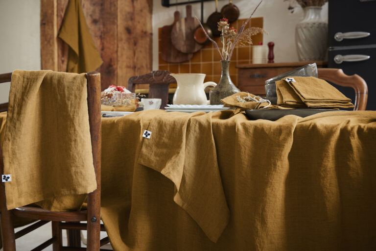 Nappe rectangulaire 170 x 250 cm en lin lavé SOLINE - L'effet papillon - caramel