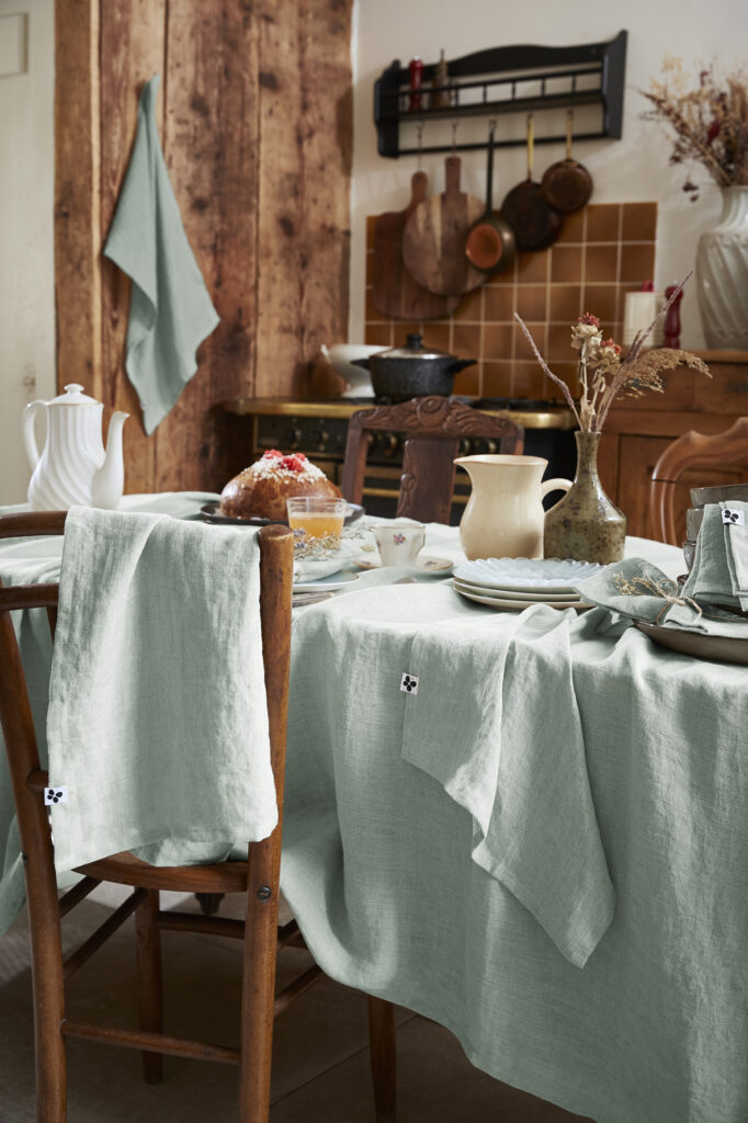 Nappe rectangulaire 170 x 250 cm en lin lavé SOLINE - L'effet papillon - eucalyptus – Image 3