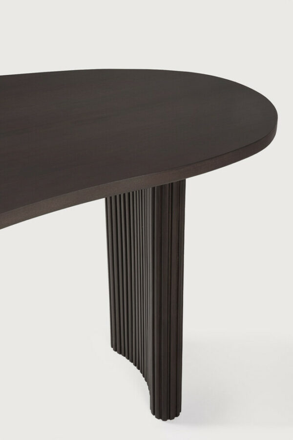 Bureau BOOMERANG acajou teinté brun foncé avec finition vernie  - 160x83x76 cm - Ethnicraft – Image 3