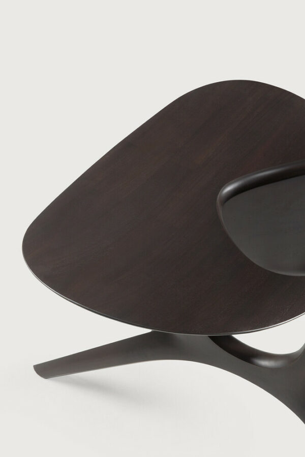 Fauteuil EYE acajou teinté brun foncé finition vernie  - 74x77x73 cm - Hauteur assise 37 cm - Ethnicraft – Image 7