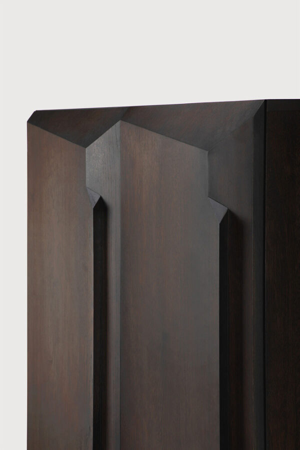 Armoire STAIRS 2 portes et étagères - chêne massif teinté brun finition vernie - 100x46x150 cm - Ethnicraft – Image 8