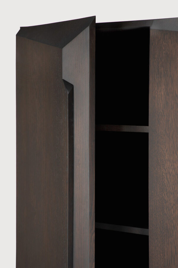 Armoire STAIRS 2 portes et étagères - chêne massif teinté brun finition vernie - 100x46x150 cm - Ethnicraft – Image 7