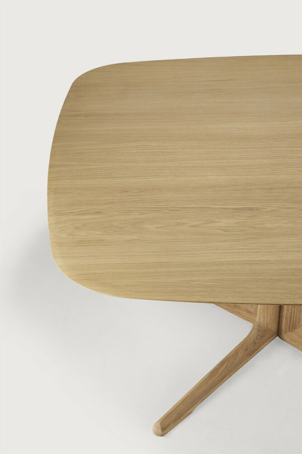 Table carrée CORTO - chêne massif finition huilée - 150 x 150 x H 76 cm Ethnicraft – Image 4