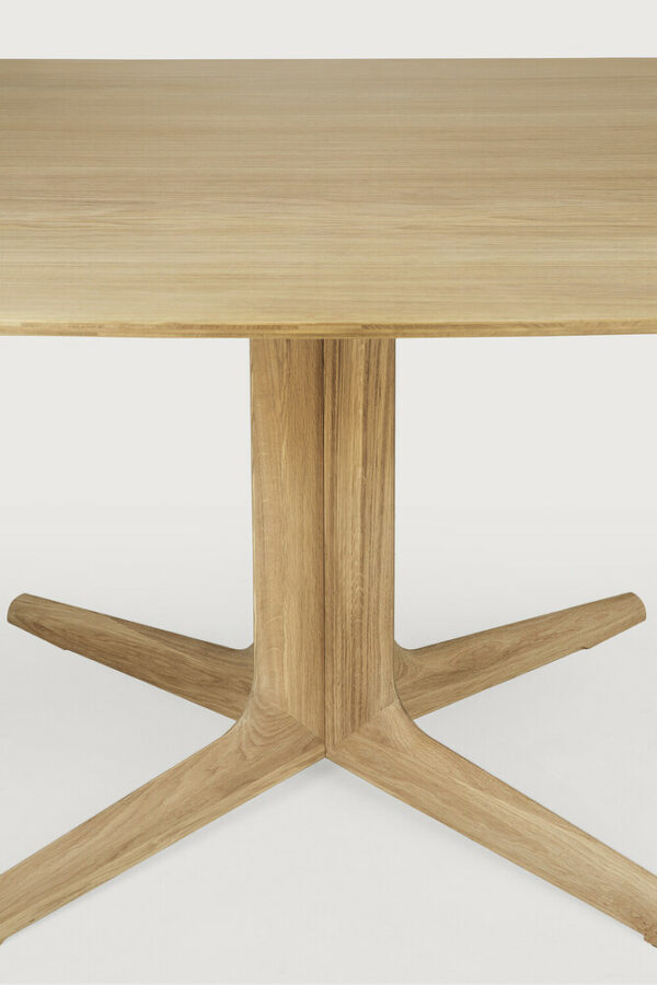 Table carrée CORTO - chêne massif finition huilée - 150 x 150 x H 76 cm Ethnicraft – Image 5