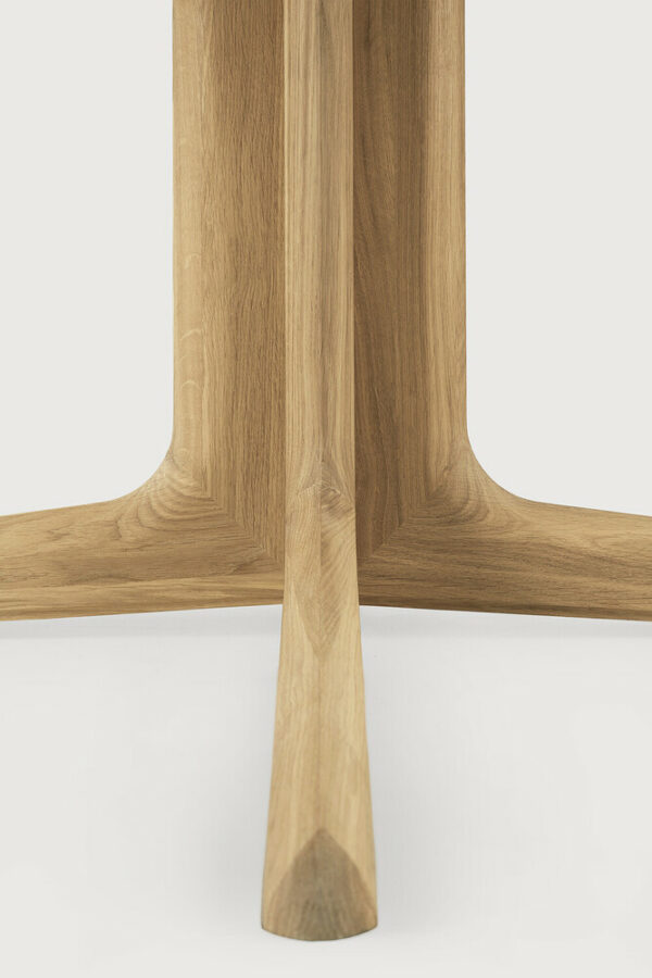 Table carrée CORTO - chêne massif finition huilée - 150 x 150 x H 76 cm Ethnicraft – Image 6