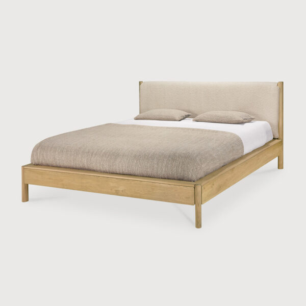Lit PI chêne massif avec une finition huilée - tissu Cloud - 202x222x105 cm pour matelas 180x200 - sans lattes - déhoussable - Ethnicraft