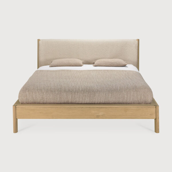 Lit PI chêne massif avec une finition huilée - tissu Cloud - 202x222x105 cm pour matelas 180x200 - sans lattes - déhoussable - Ethnicraft