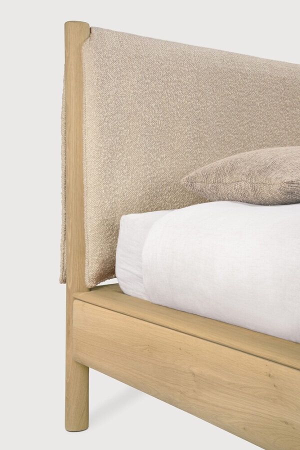 Lit PI chêne massif avec une finition huilée - tissu Cloud - 202x222x105 cm pour matelas 180x200 - sans lattes - déhoussable - Ethnicraft – Image 7