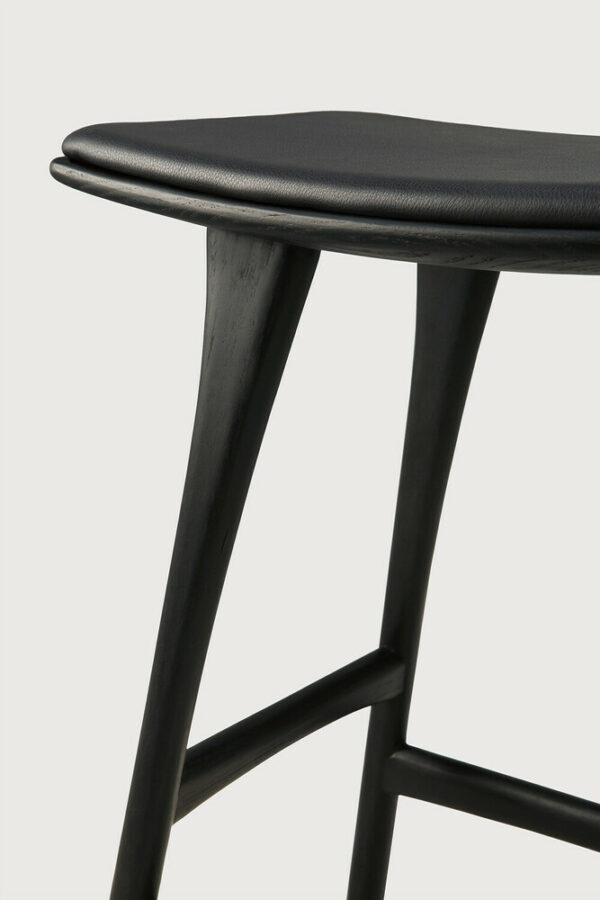 Tabouret de bar Osso en chêne vernis noir - cuir noir - 57 x 33 x H 67 cm Ethnicraft – Image 7