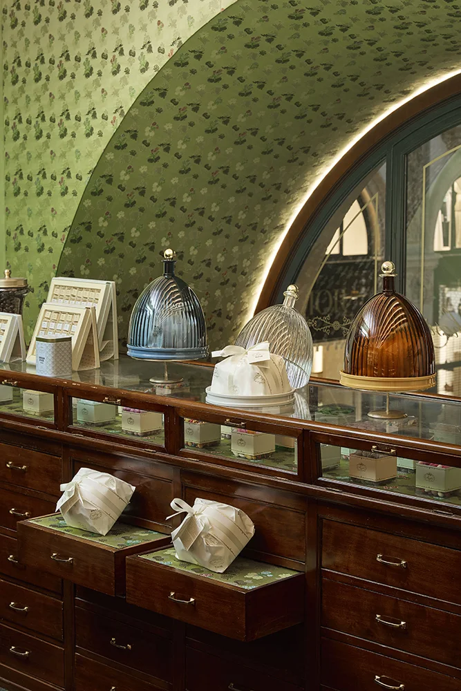 Centre de table La coupole ⌀ 24 cm x H 30.5 cm - Kartell - cola/moutarde – Image 8