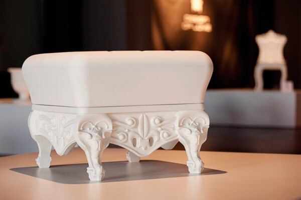 Repose pieds - pouf - table basse Little Prince of Love 55x55x H44 cm Slide